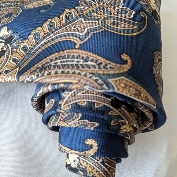 Balancine Mickey Mouse Silk Necktie - Picture 2 of 15